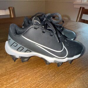 Nike Kids Black and White Baseball Cleats